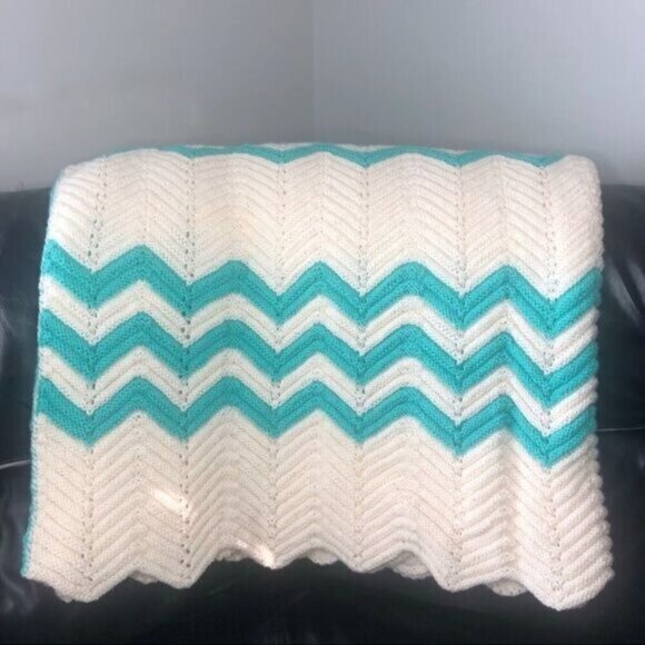 Handmade Crocheted Knit Double Chevron Print Green and Cream Blanket Cottagecore - Picture 9 of 9